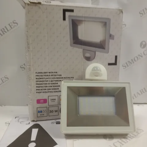 BOXED FLOODLIGHT WITH PIR