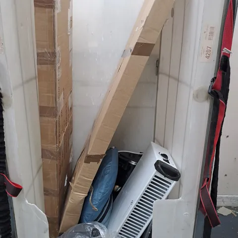 CAGE OF APPROXIMATELY 5 ASSORTED HOUSEHOLD ITEMS TO INCLUDE HEATER, ETC - COLLECTION ONLY