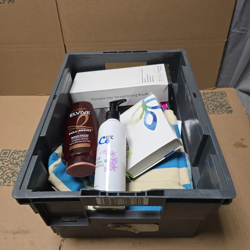 TOTE OF APPROXIMATELY 20 ASSORTED COSMETIC ITEMS TO INCLUDE HAIRDRESSING SPLINT, ANCESTRY DNA KIT, COCO UK SHAMPOO, L'OREAL ELVIVE CONDITIONER ETC