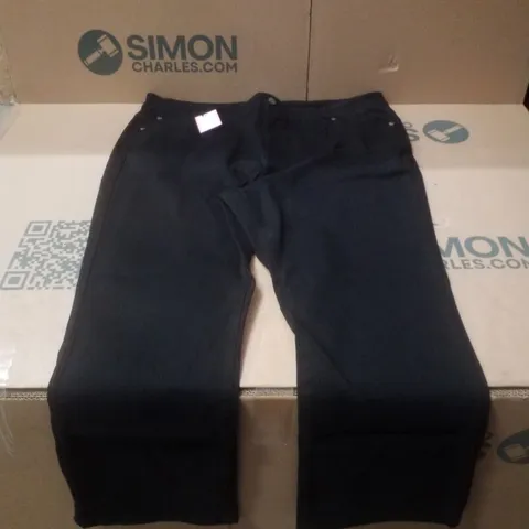 BOX CONTAINING APPROXIMATELY 21 BRAND NEW JULIPA BLACK BOOTCUT JEANS - SIZE 22