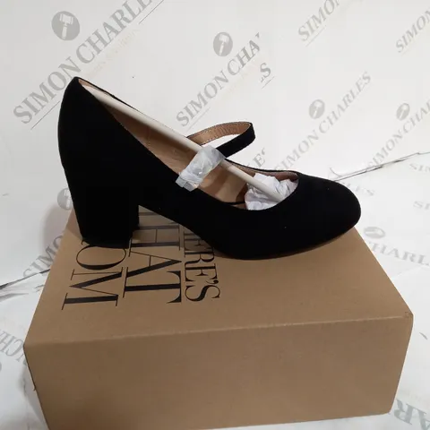 BOXED WHERES THAT FROM SUEDE BLACK DOLLY SHOES - SIZE UK 5