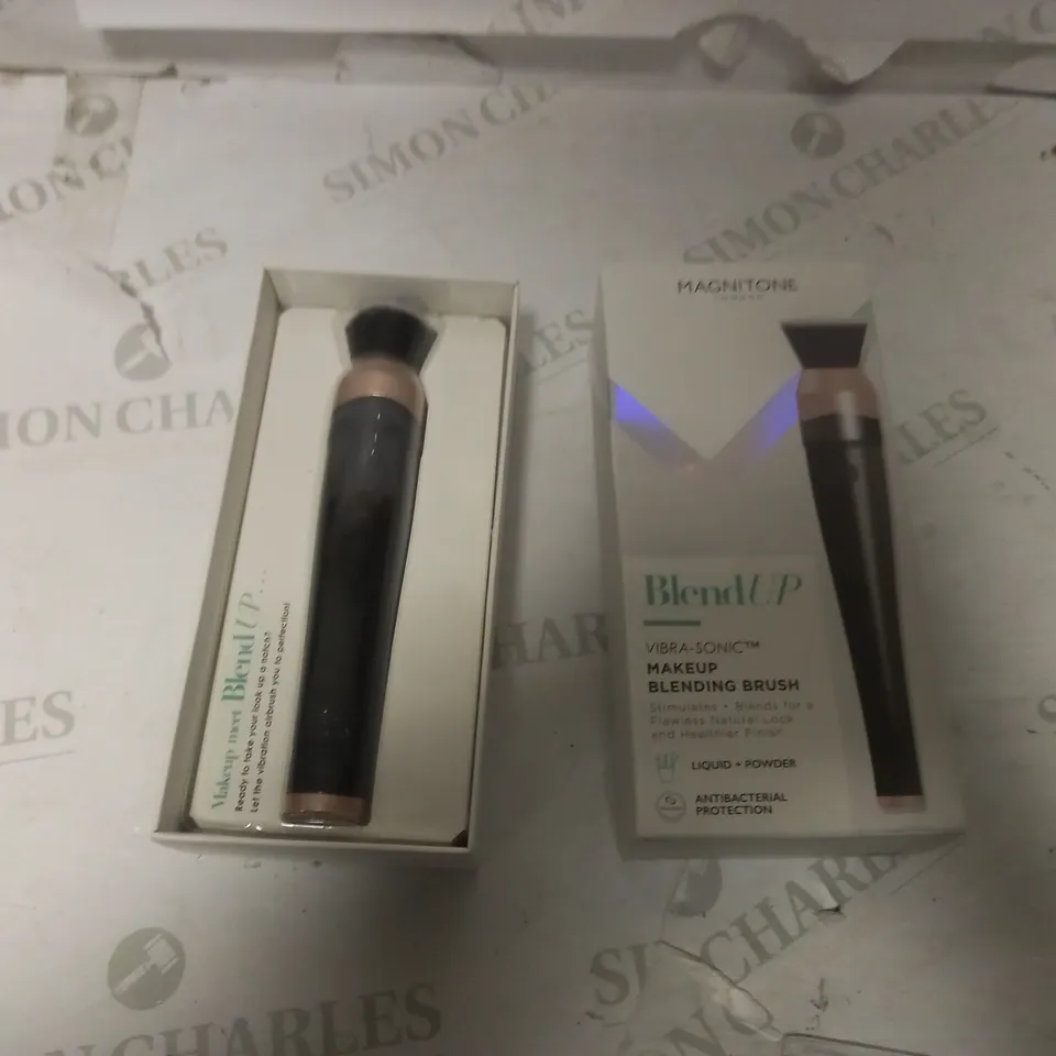 MAGNITONE BLENDUP MAKE UP BLENDING BRUSH 