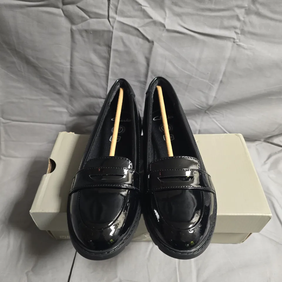BOXED PAIR OF CLARKS KID SHOES - UK SIZE 4.5