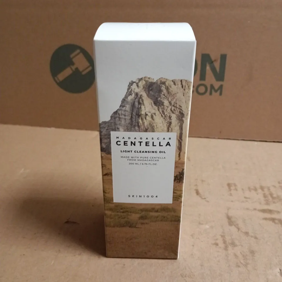BOXED SKIN1004 MADAGASCAR CENTELLA CLEANSING OIL (200ML)
