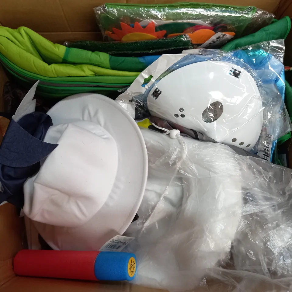 BOX OF APPROXIMATELY 10 ASSORTED FANCY DRESS ITEMS TO INCLUDE HATS, MASKS, ETC 