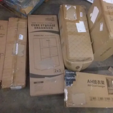 PALLET OF ASSORTED ITEMS INCLUDING PACHIRA CUBE STORAGE ORAGNIZER, AH COAT HANGER, 3 TIER BAMBOO PLANT STAND, THERMOMATE, KORVO, GOLDFAN ROUND COFFEE TABLE