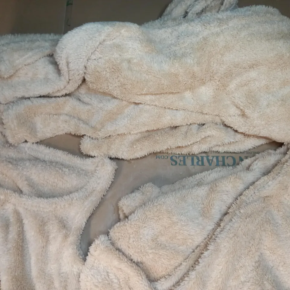 DESIGNER STYLE FLUFFY SOFT SET (PANTS, TOP, & COAT) IN BEIGE SIZE UNSPECIFIED