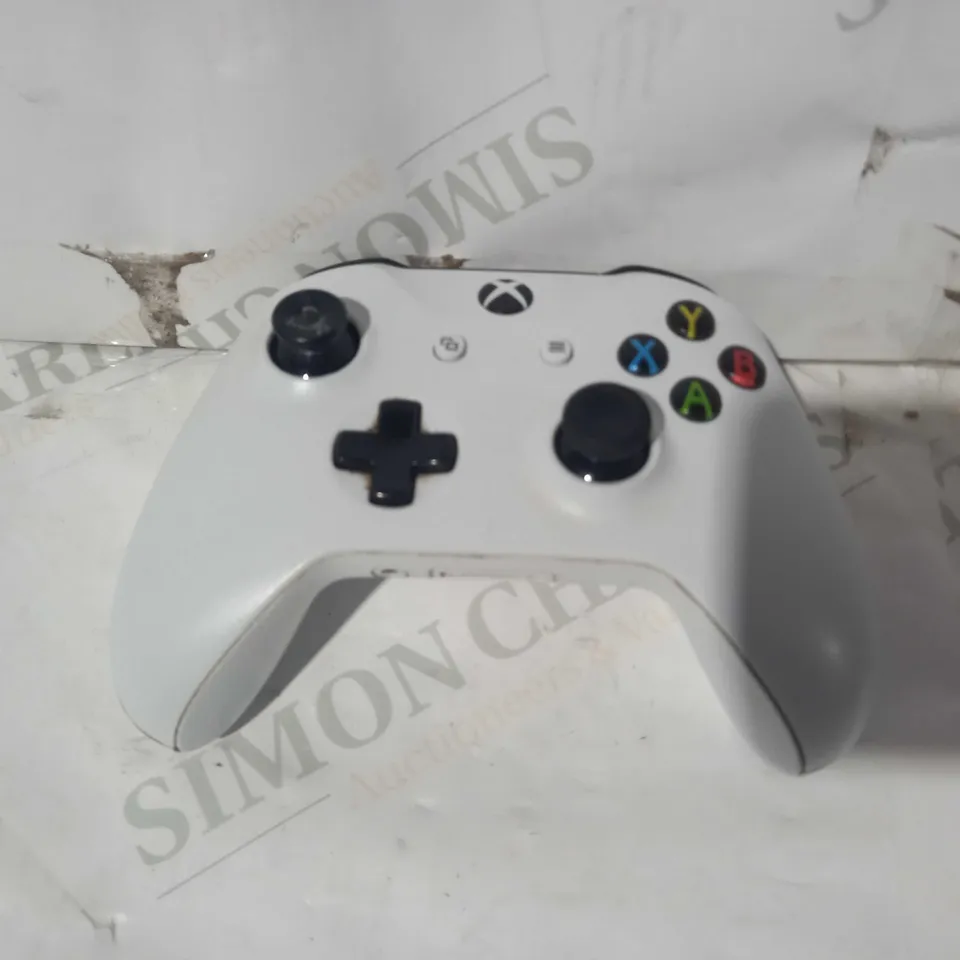 MICROSOFT WIRELESS CONTROLLER FOR XBOX ONE - 1708 IN WHITE