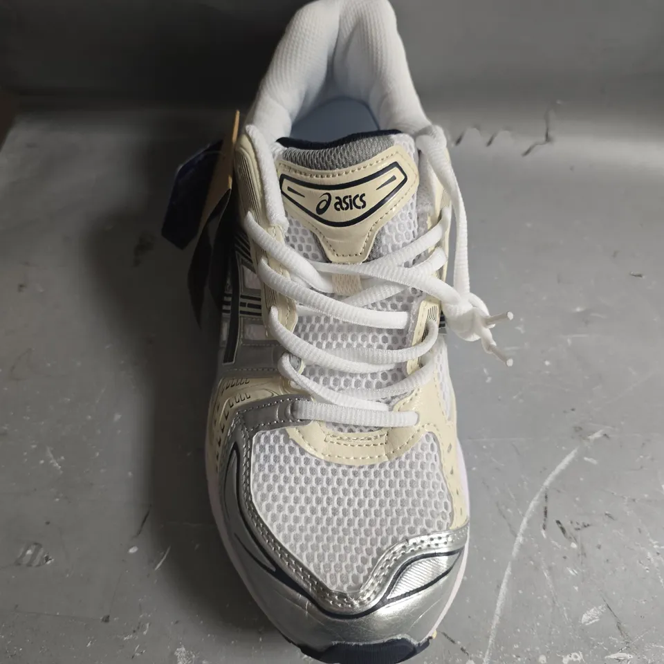 BOXED PAIR OF ASICS TRAINERS IN SILVER/WHITE - UK 8.5