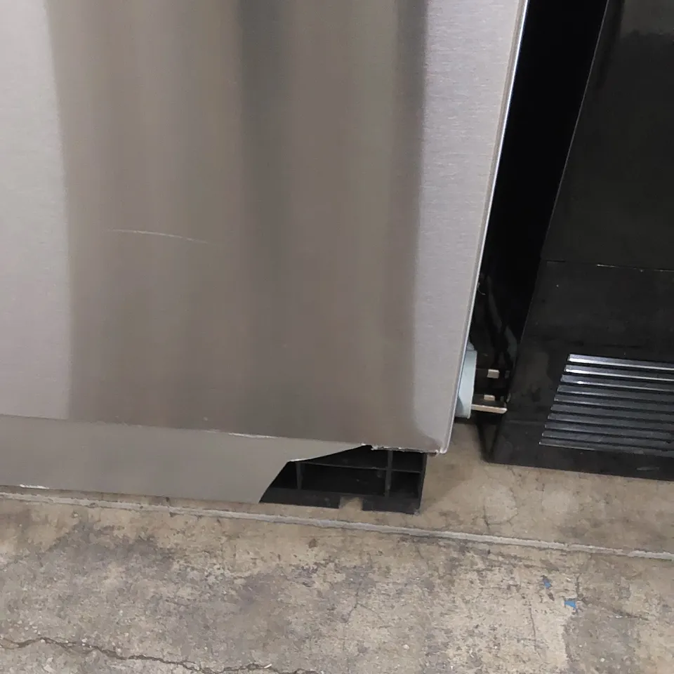 HISENSE FREESTANDING STANDARD DISHWASHER, MODEL: HS60240XUK