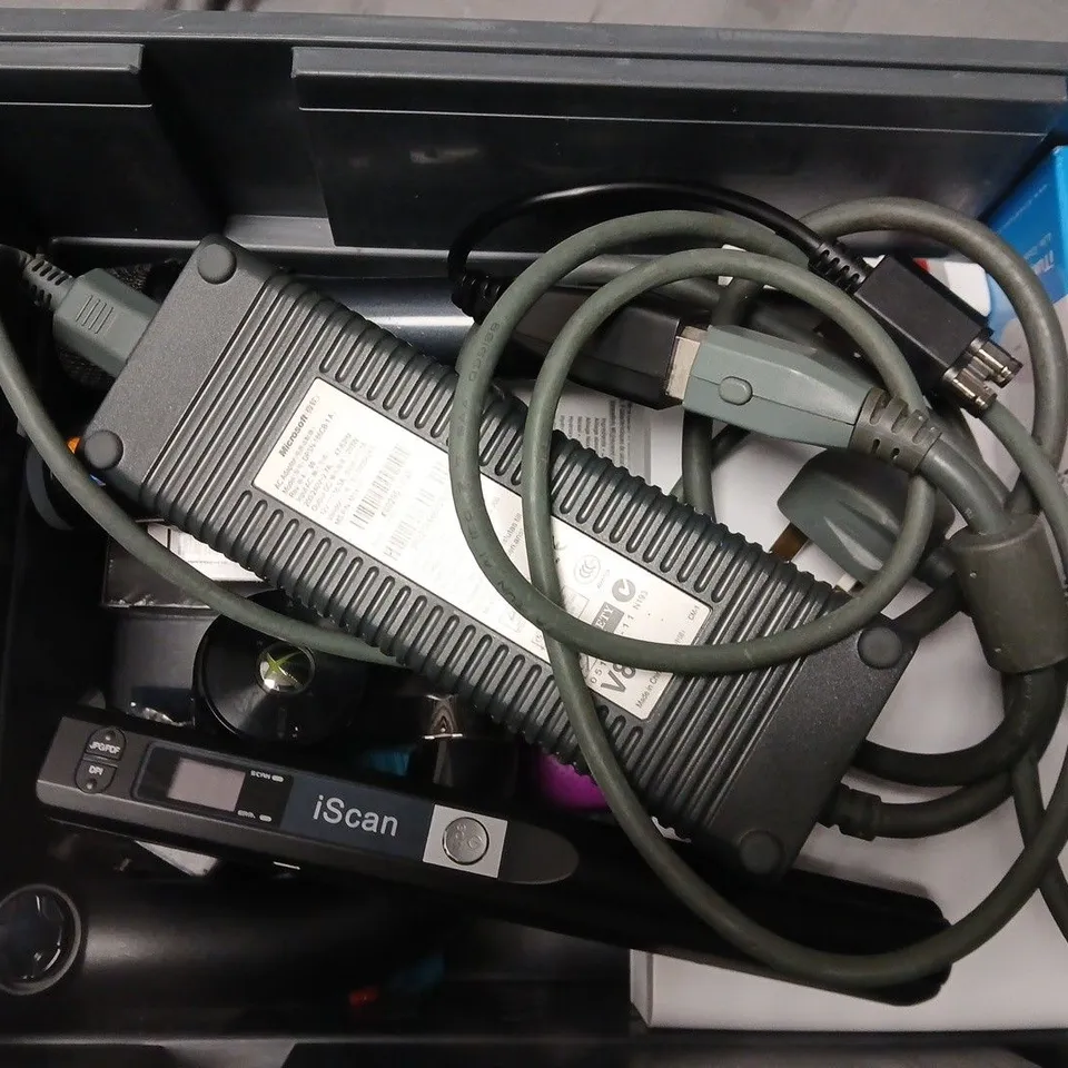 APPROXIMATELY 12 ASSORTED ELECTRICAL ITEMS TO INCLUDE  AC POWER ADAPTOR, MINI DIGITAL SCALE, DURACELL HI-SPEED CHARGER, ETC