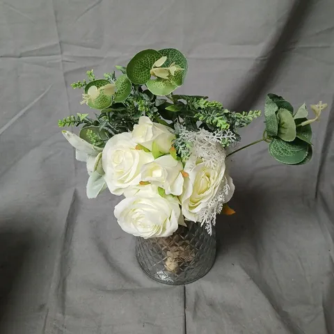 ARTIFICIAL FLOWER ARRANGEMENT WITH WHITE ROSES IN A TEXTURED GLASS VASE