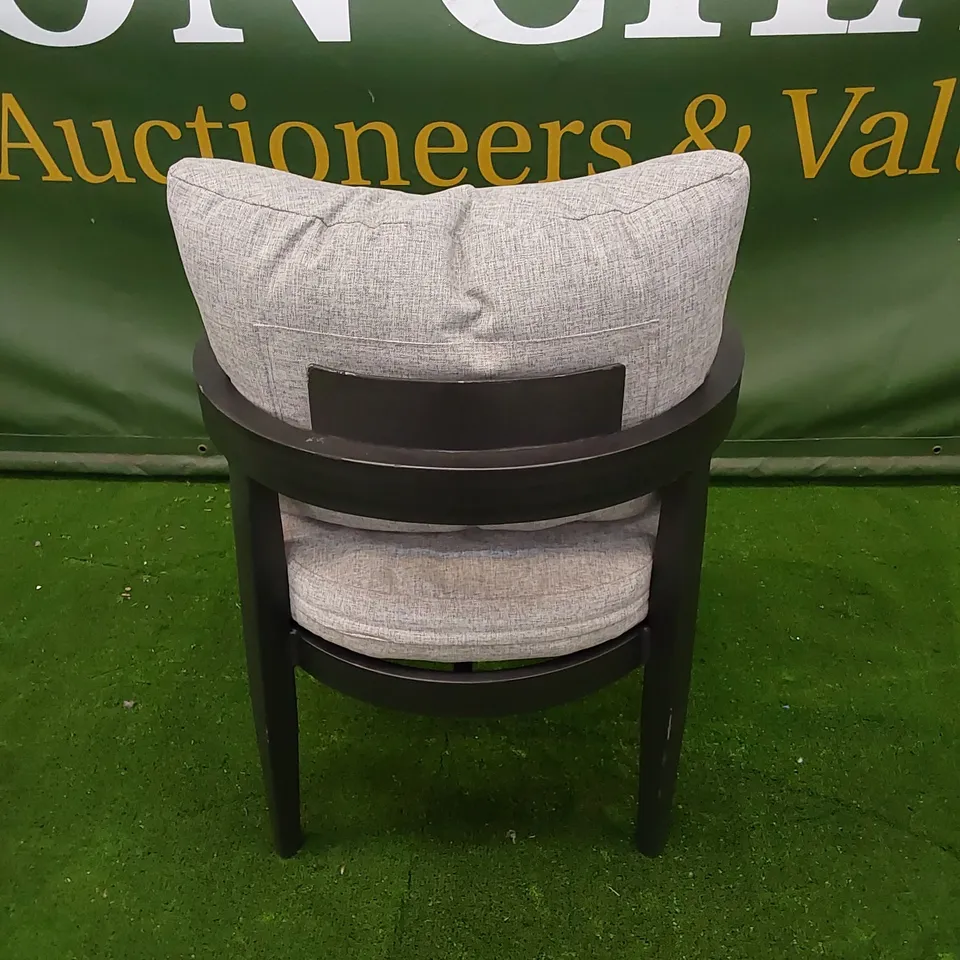 DESIGNER METAL GARDEN CHAIR WITH CUSHIONS 