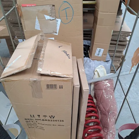 APPROXIMATELY 10 ASSORTED HOUSEHOLD PRODUCTS TO INCLUDE SPRING, PEDAL BIN, HOMEWARE ETC