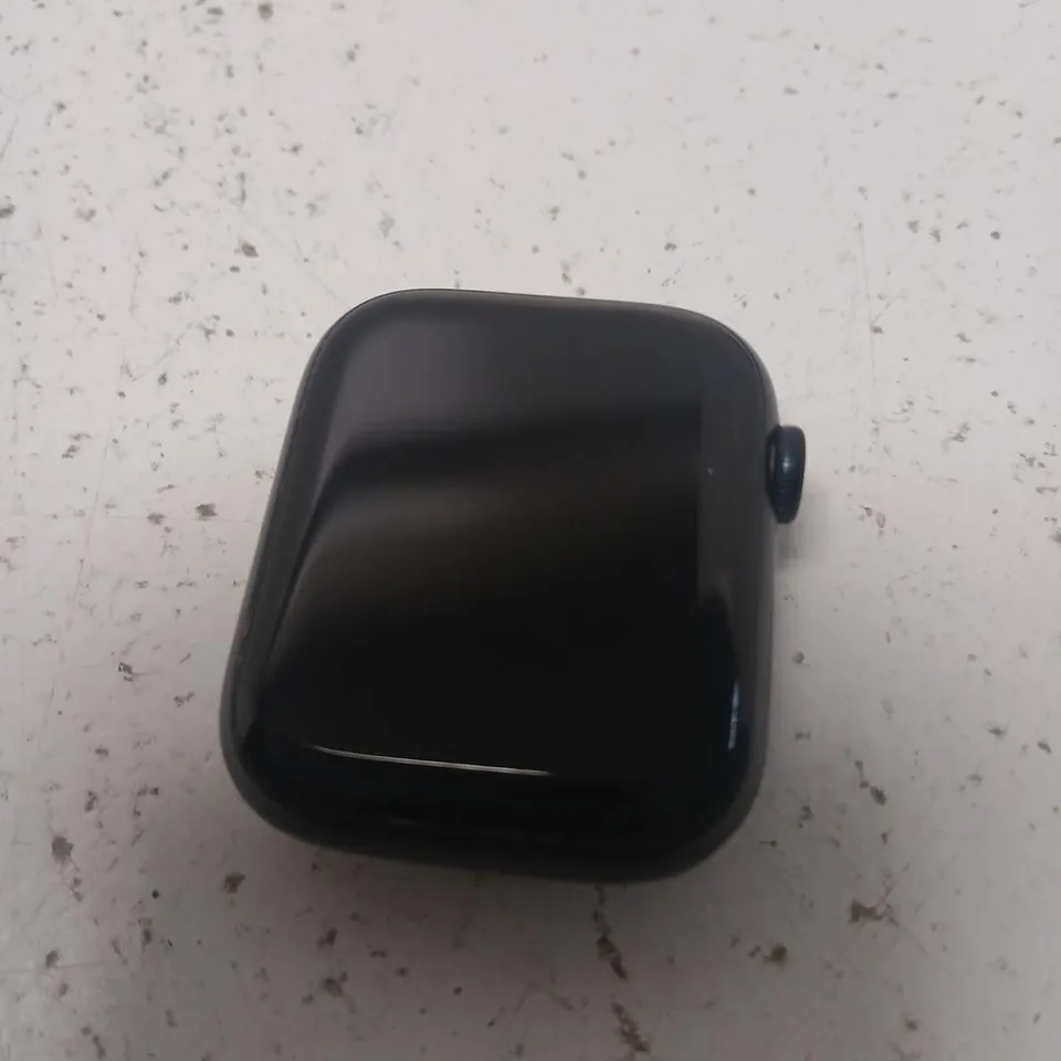 APPLE SERIES 8 WATCH