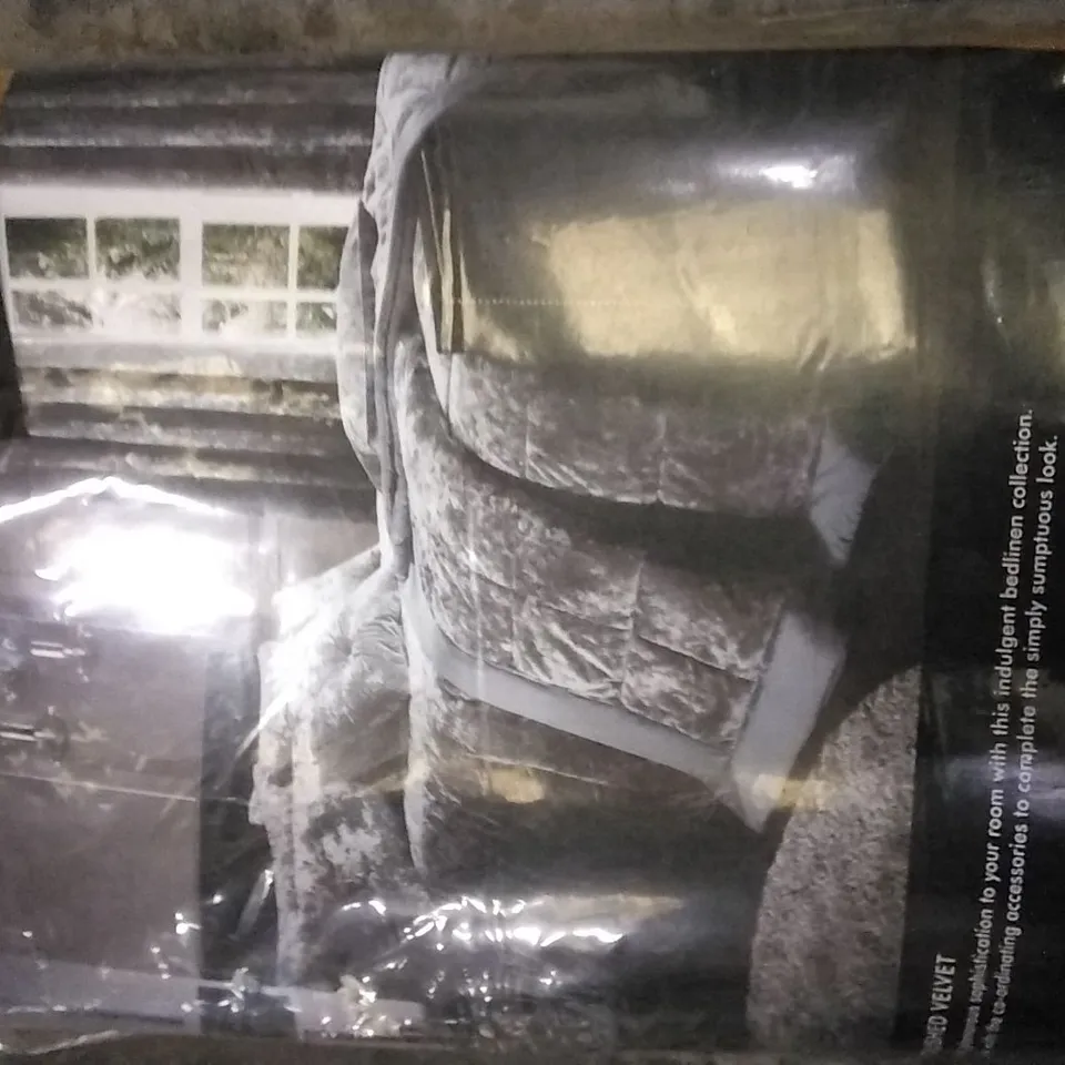 CRUSHED VELVET DUVET COVER SET SILVER SIZE: DOUBLE
