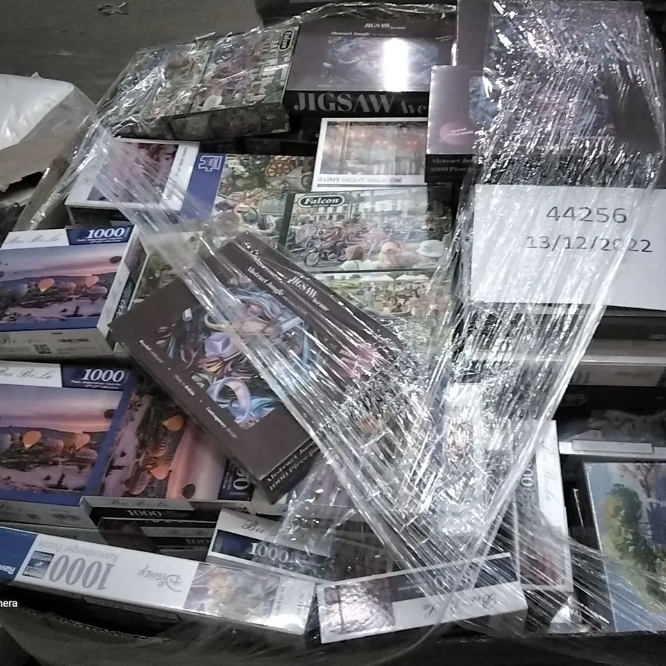PALLET OF ASSORTED PUZZLES 