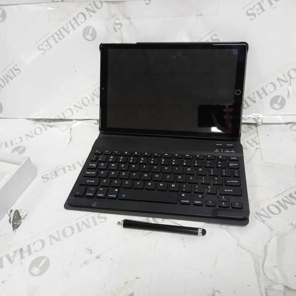 BOXED YUNKEN TABLET AND KEYBOARD CASE
