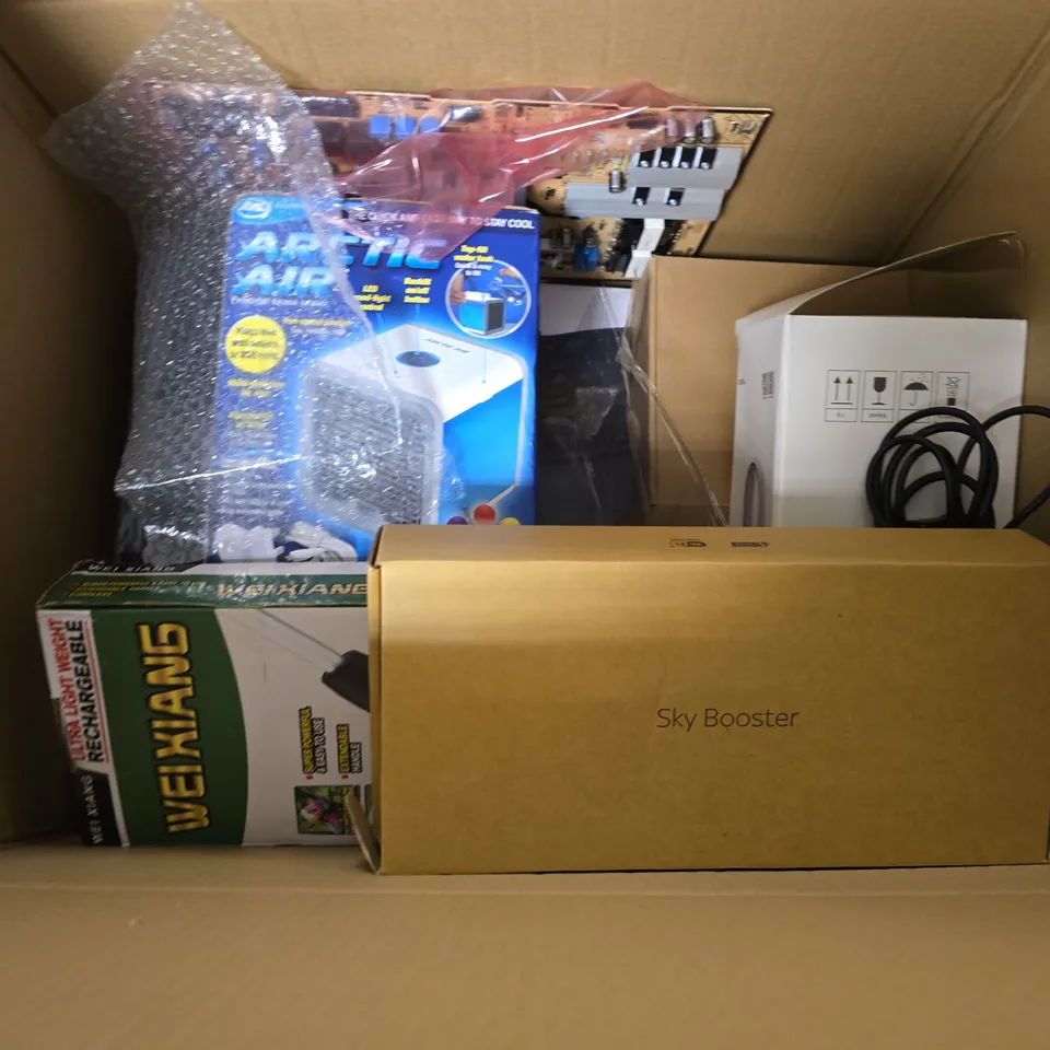 BOX OF APPROXIMATELY 10 ASSORTED ITEMS TO INCLUDE - COOLING FAN , NECK FAN , TABLET KEYBOARD ETC