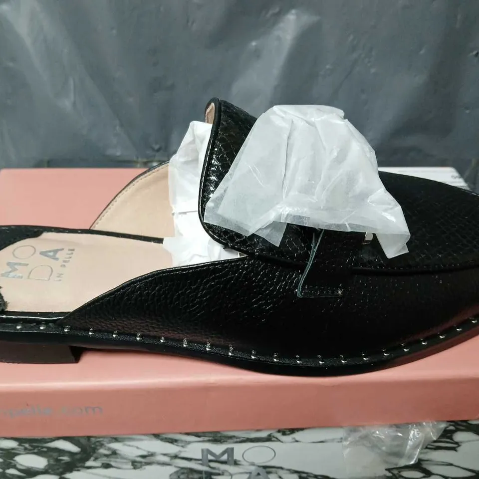 BOXED MODA IN PELLE ELLAJEAN LOAFER IN BLACK - SIZE 40