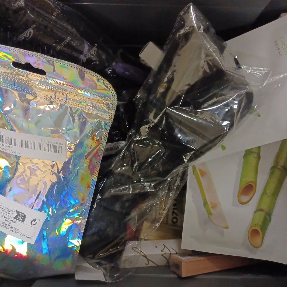 BOX OF APPROXIMATELY 15 ASSORTED COSMETIC ITEMS TO INCLUDE SHEGLAM, HIDRATA, BIODERMA, ETC