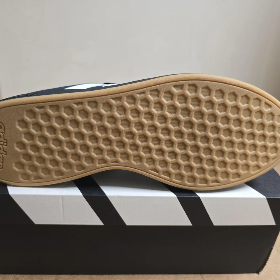BOXED PAIR OF ADIDAS GRAND COURT BASE 00S SNEAKERS – NAVY, UK 10