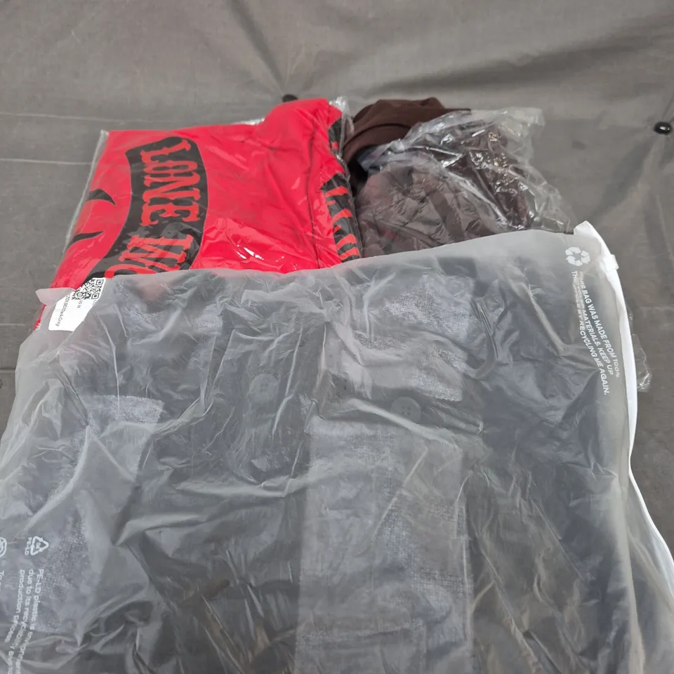 APPROXIMATELY 25 ASSORTED CLOTHING AND FASHION PRODUCTS IN VARIOUS STYLES AND SIZES - COLLECTION ONLY