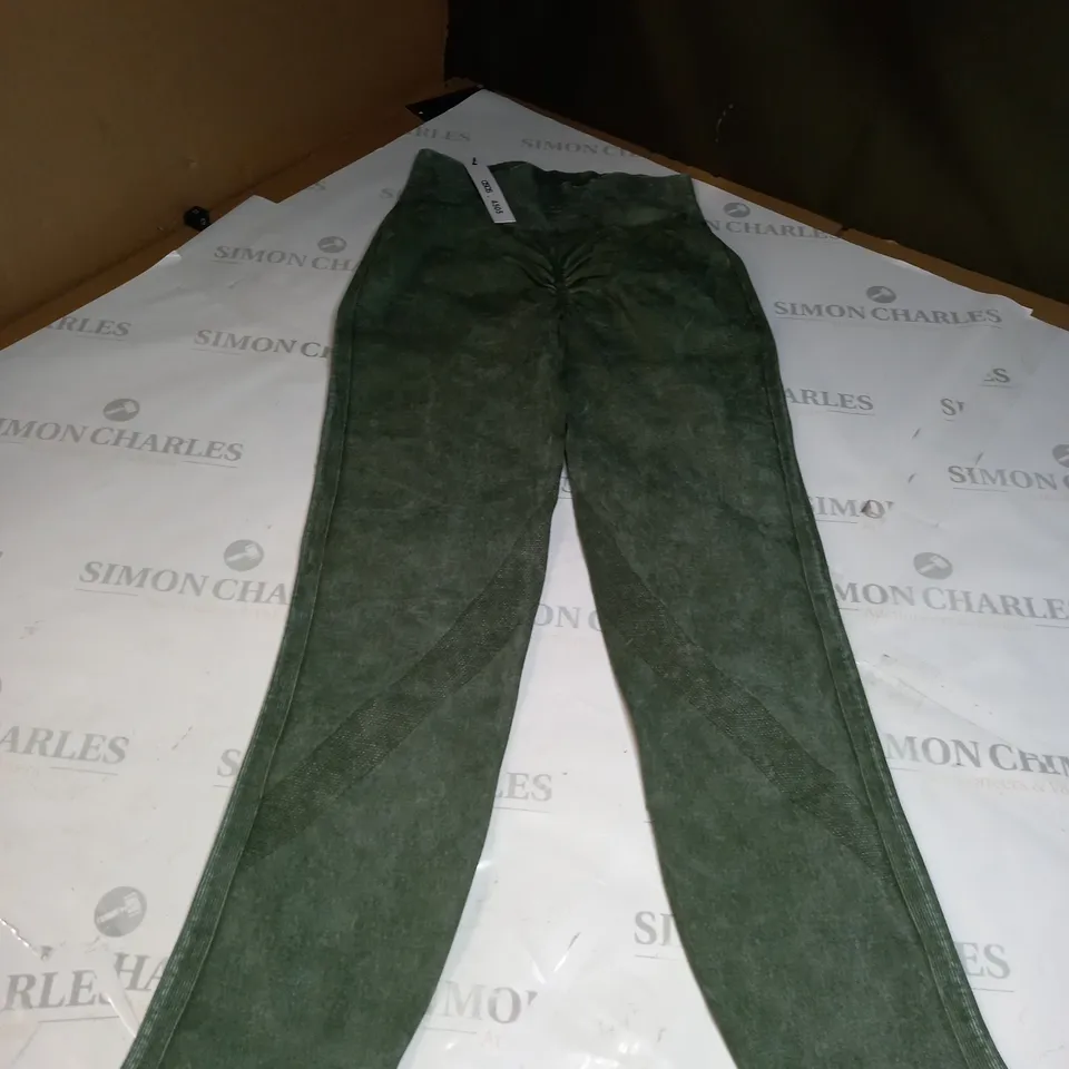 ASOS DESIGN GREEN  GYM LEGGINGS SIZE M