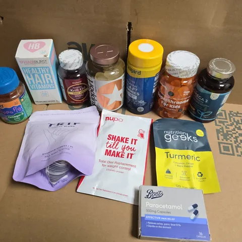 APPROXIMATELY 15 ASSORTED VITAMIN/HEALTH AID PRODUCTS TO INCLUDE TRIP MINDFUL BLEND MAGNESIUM, NUTRITION GEEKS TURMERIC, NUTRAVITA OMEGA 3, ETC - COLLECTION ONLY