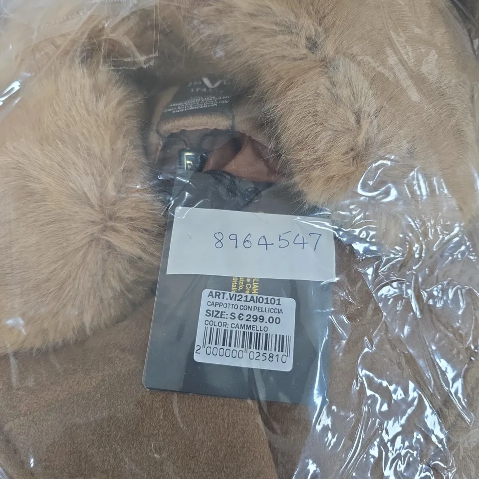 19V69 CAPPOTTO CON PELLICCIA FAUX FUR TRIM COAT IN CARAMEL – UK SIZE S 