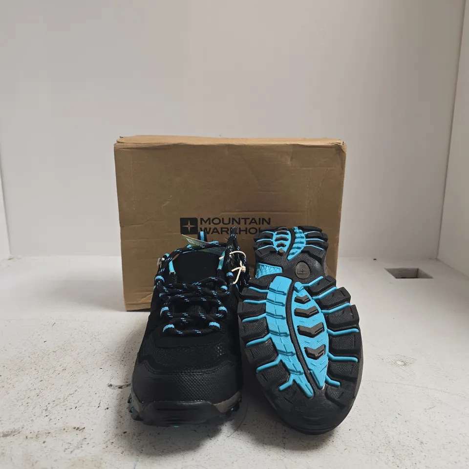 MOUNTAIN WAREHOUSE MCLEOD WOMEN'S WIDE-FIT WALKING SHOES – CHARCOAL, UK 6 (EU 39)