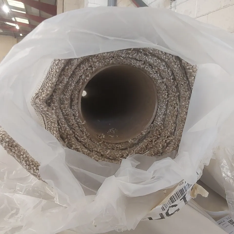 ROLL OF QUALITY FIRST IMPRESSIONS FRESH CARPET - APPROXIMATELY 2 x 4m