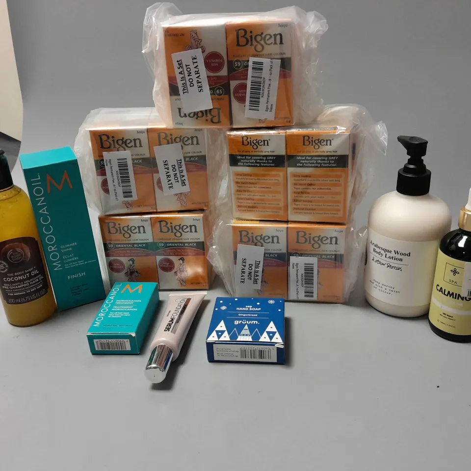 LOT OF BEAUTY ITEMS TO INCLUDE BIGEN PERMANENT POWDER HAIR COLOUR, ETC