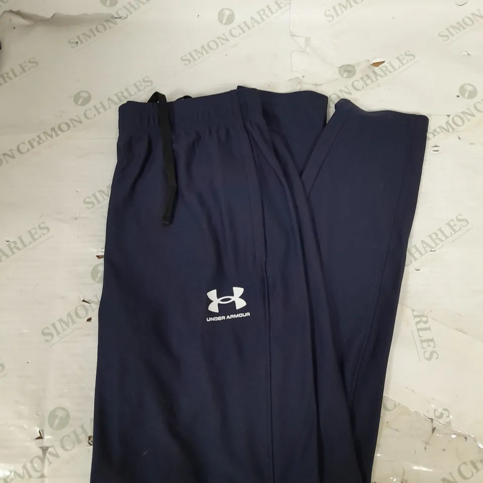 UNDER ARMOUR JOGGERS IN NAVY SIZE M