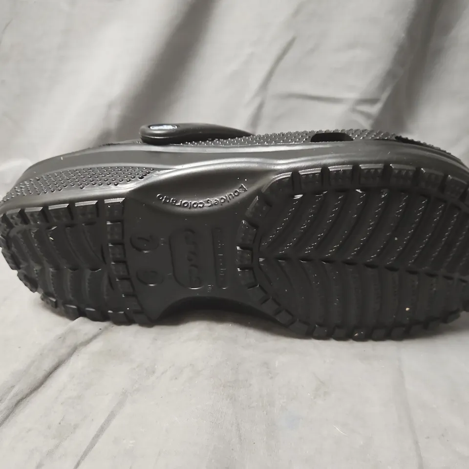 CROCS CLASSIC BLACK CLOGS – UK 6-7 (UNISEX)