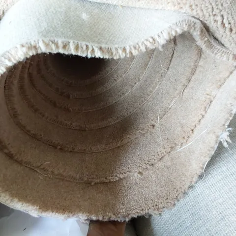 ROLL OF QUALITY RARE BREEDS MANX CARPET APPROXIMATELY 4M × 3.7M