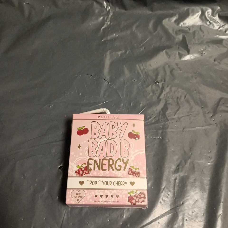 APPROXIMATELY 25 ASSORTED COSMETICS ITEMS TO INCLUDE RASCAL SALT SPRAY, PLOUISE LIP CONDITIONER AND HAIR STRAIGHTENING BRUSH