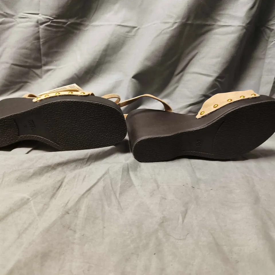 ZARA WOMEN'S BEIGE SUEDE WEDGE SANDALS- SIZE 39