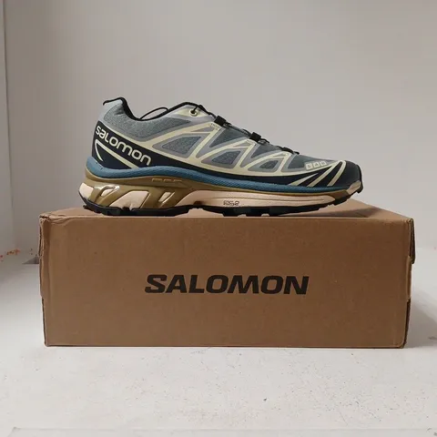 BOXED PAIR OF SALOMON XT-6 TRAINERS IN QUARRY/BLEACHED SAND/CUMIN SIZE UK 6