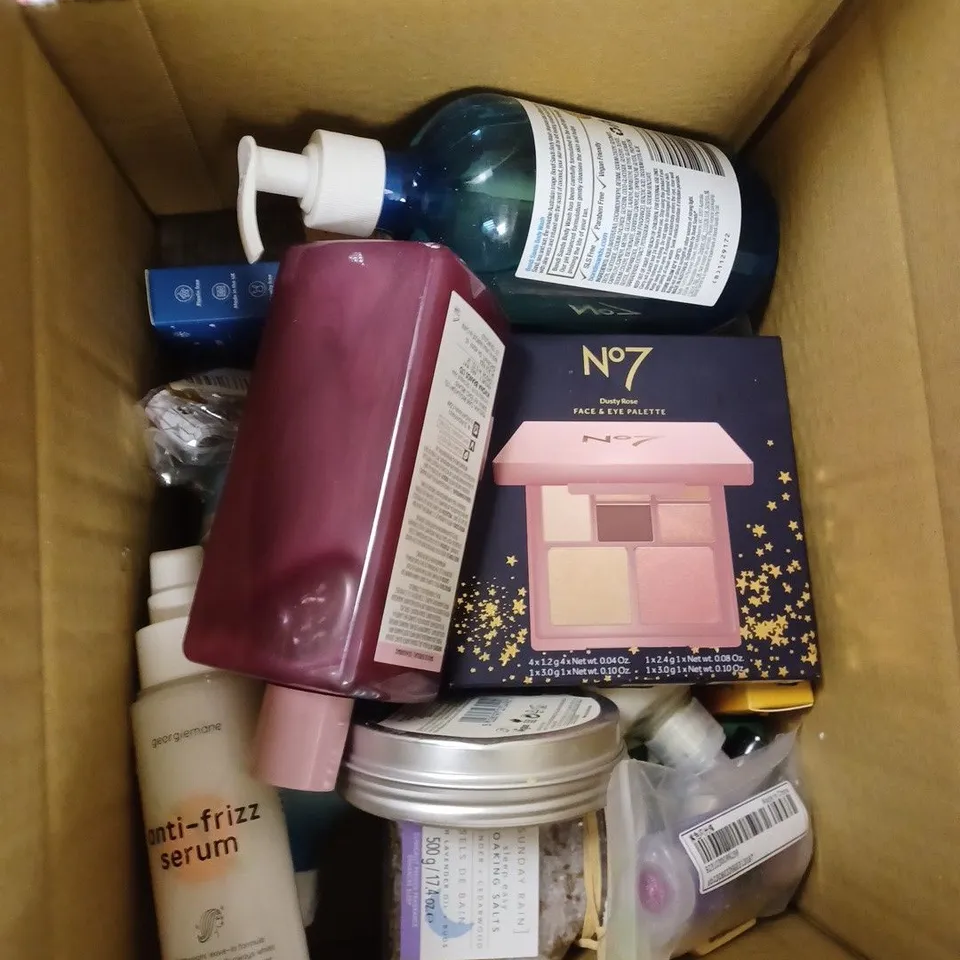 BOX OF APPROXIMATELY 15 ASSORTED COSMETIC ITEMS TO INCLUDE BONDI SANS BODY WASH, NO7 FACE&EYE PALLET, SUNDAY RAIN BUBBLE BATH ETC