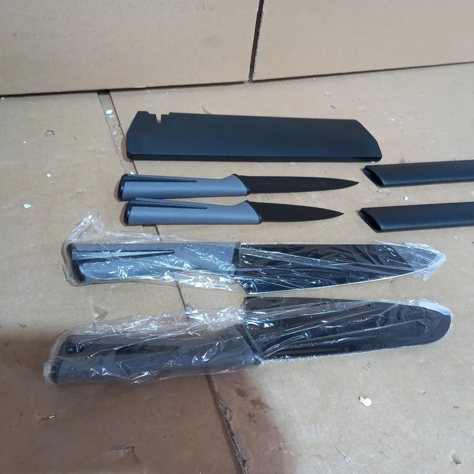 COOK'S ESSENTIALS SET OF KNIVES WITH SHARPENING SHEATHS IN BLACK