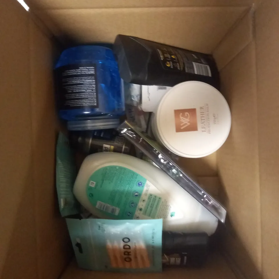 BOX OF APPROXIMATELY 20 ASSORTED HEALTH AND BEAUTY PRODUCTS TO CONTAIN ORAL-B REPLACEMENT TOOTHBRUSH HEADS, SANCTUARY SPA DREAMY NIGHTS, ORDO TOOTHPASTE ETC 