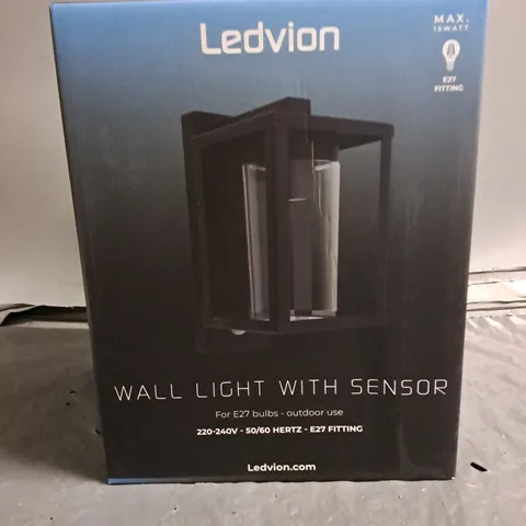 BOXED LEDVION WALL LIGHT WITH SENSOR