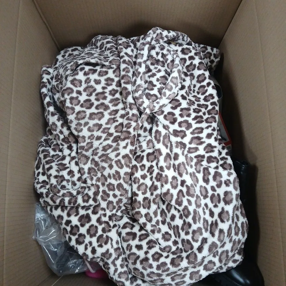 BOX OF APPROXIMATELY 10 ASSORTED ITEMS INCLUDING A P-16A BLACK WIDOW PLASTIC MODEL KIT, AN ALPKIT AVOS HEAD TORCH AND HP PREMIUM PAPER