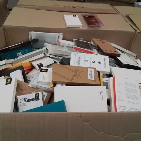 PALLET CONTAINING A LARGE QUANTITY OF PHONE CASES,SCREEN PROTECTORS