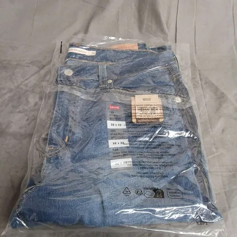 LEVIS HIGH RISE BOOTCUT JEANS SIZE 32 X 32