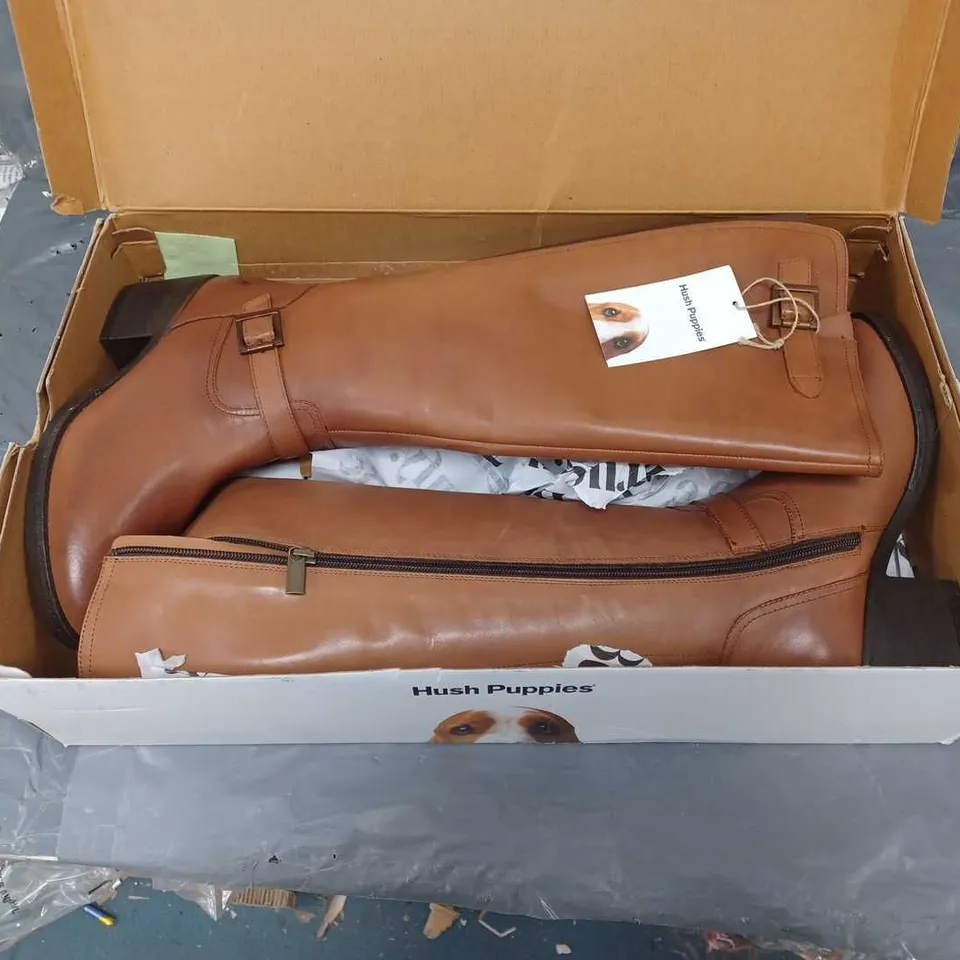 BOXED PAIR OF HUSH PUPPIES HEIDI BUCKLE KNEE BOOT SIZE 6 