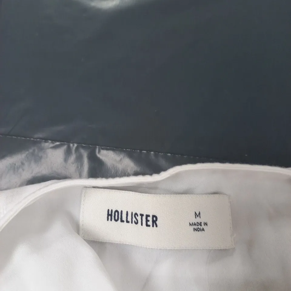 HOLLISTER WHITE LACE-TRIM BLOUSE TOP – SIZE M
