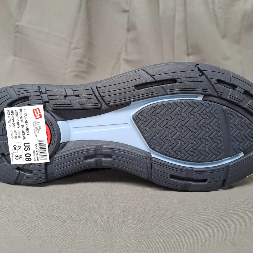 PAIR OF FITFLOP SHOES IN NAVY UK SIZE 8