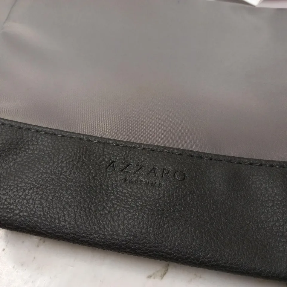 LOT OF APPROX 8 ASSORTED WASH BAGS TO INCLUDE: GIORGIO ARMANI, DIOR, CHLOE